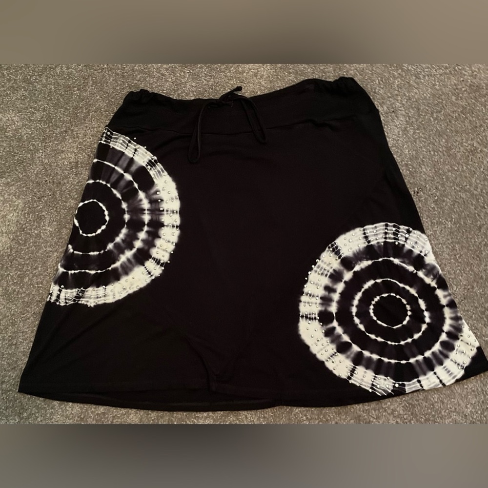 Black skirt
